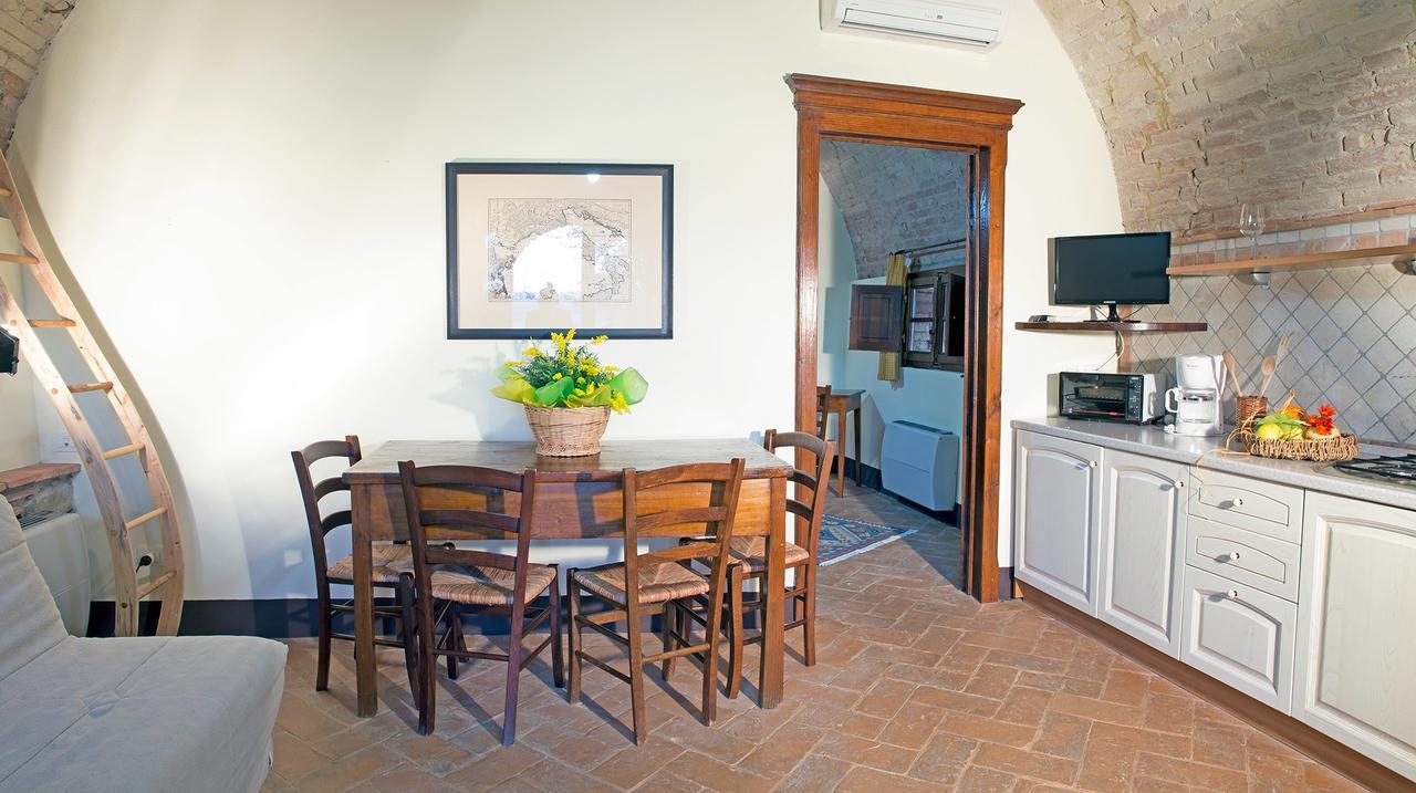 Residenza Storica Casale Pozzuolo Villa Cinigiano Luaran gambar